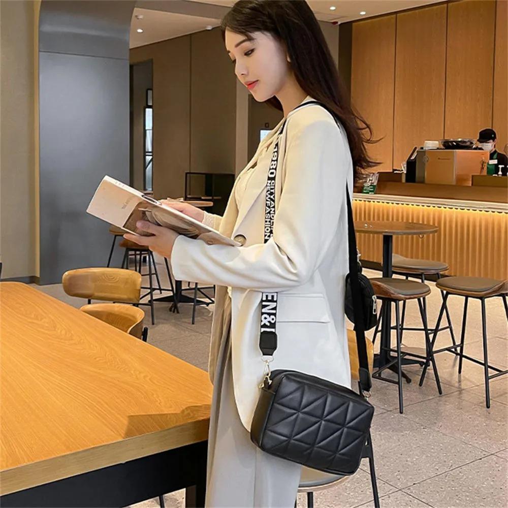 Girl's pu leather embroidered crossboby bag